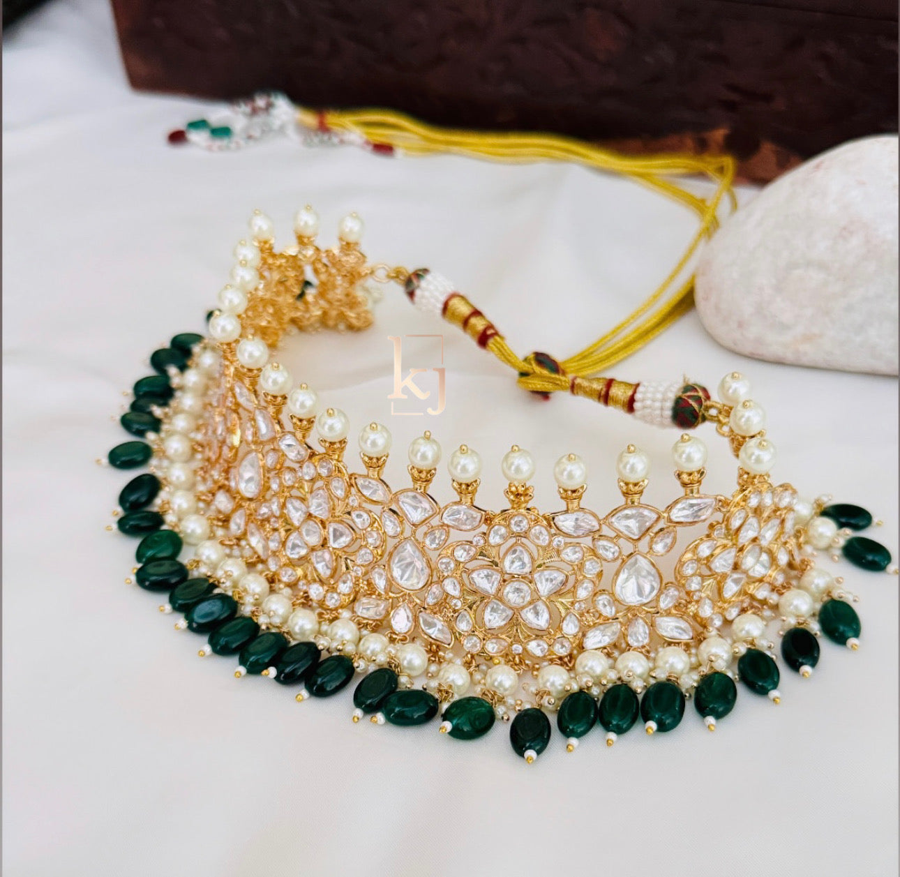 Viola choker set