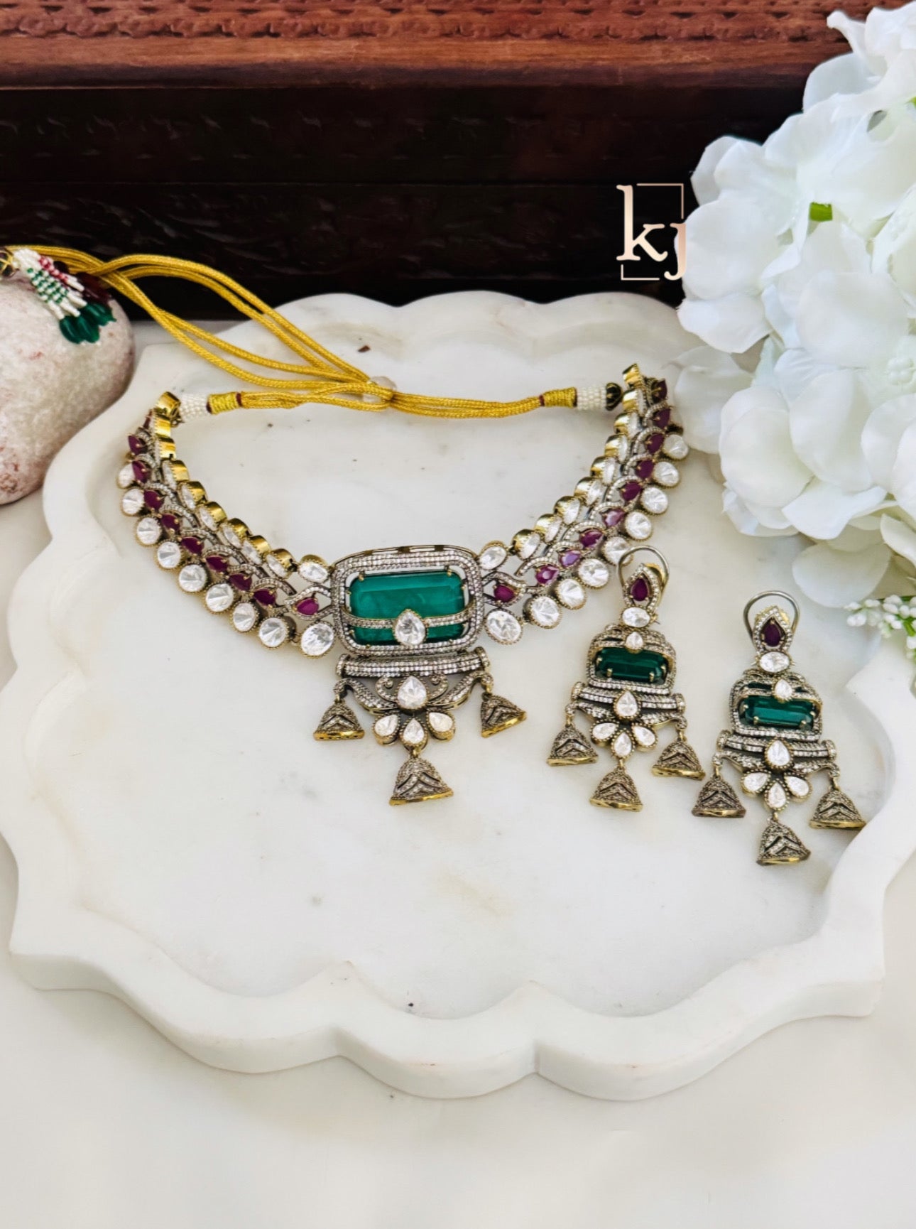 Eli choker set