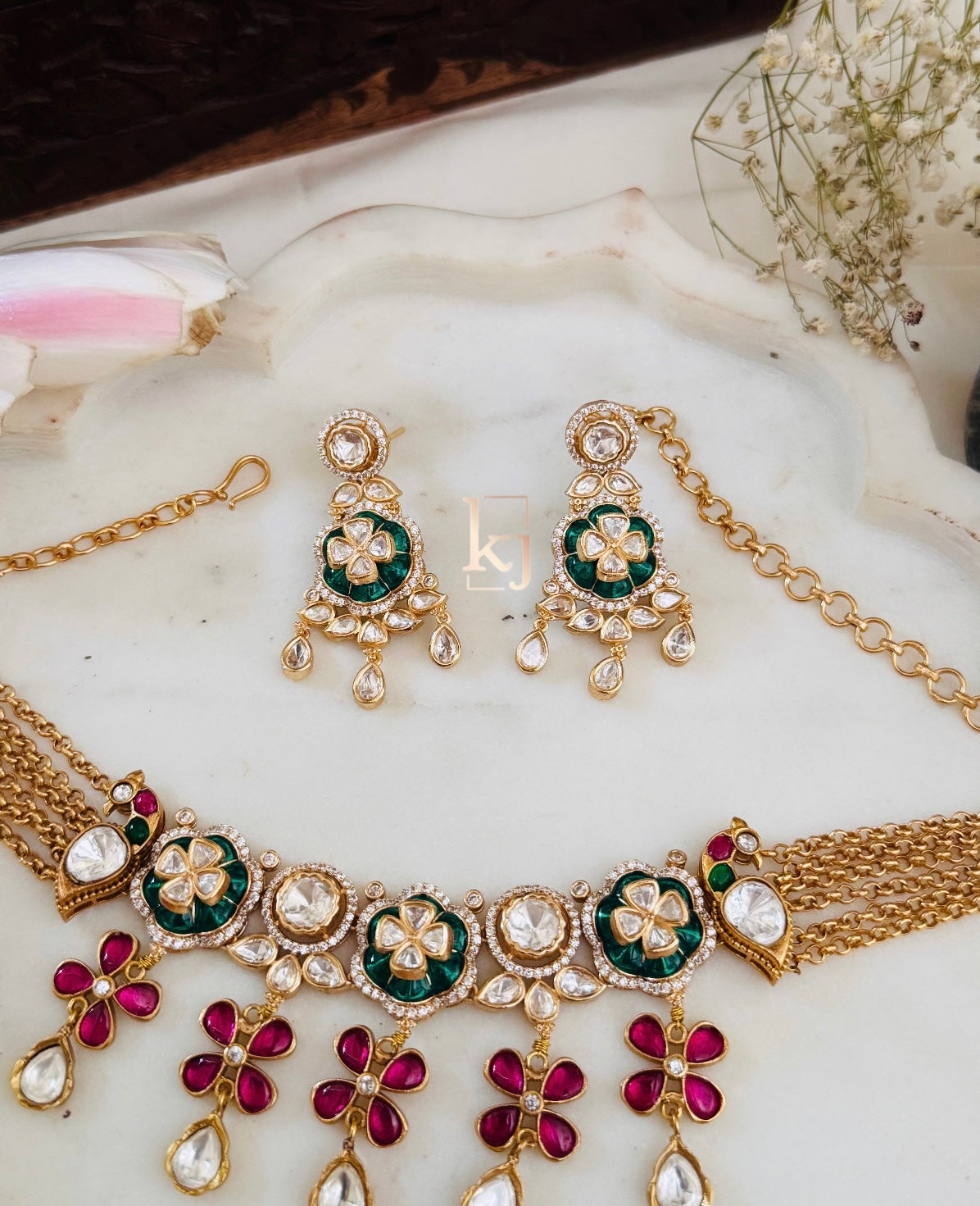 Harper choker set
