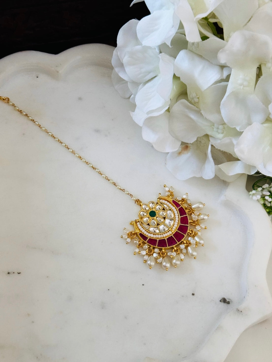 Nivedita maang tikka