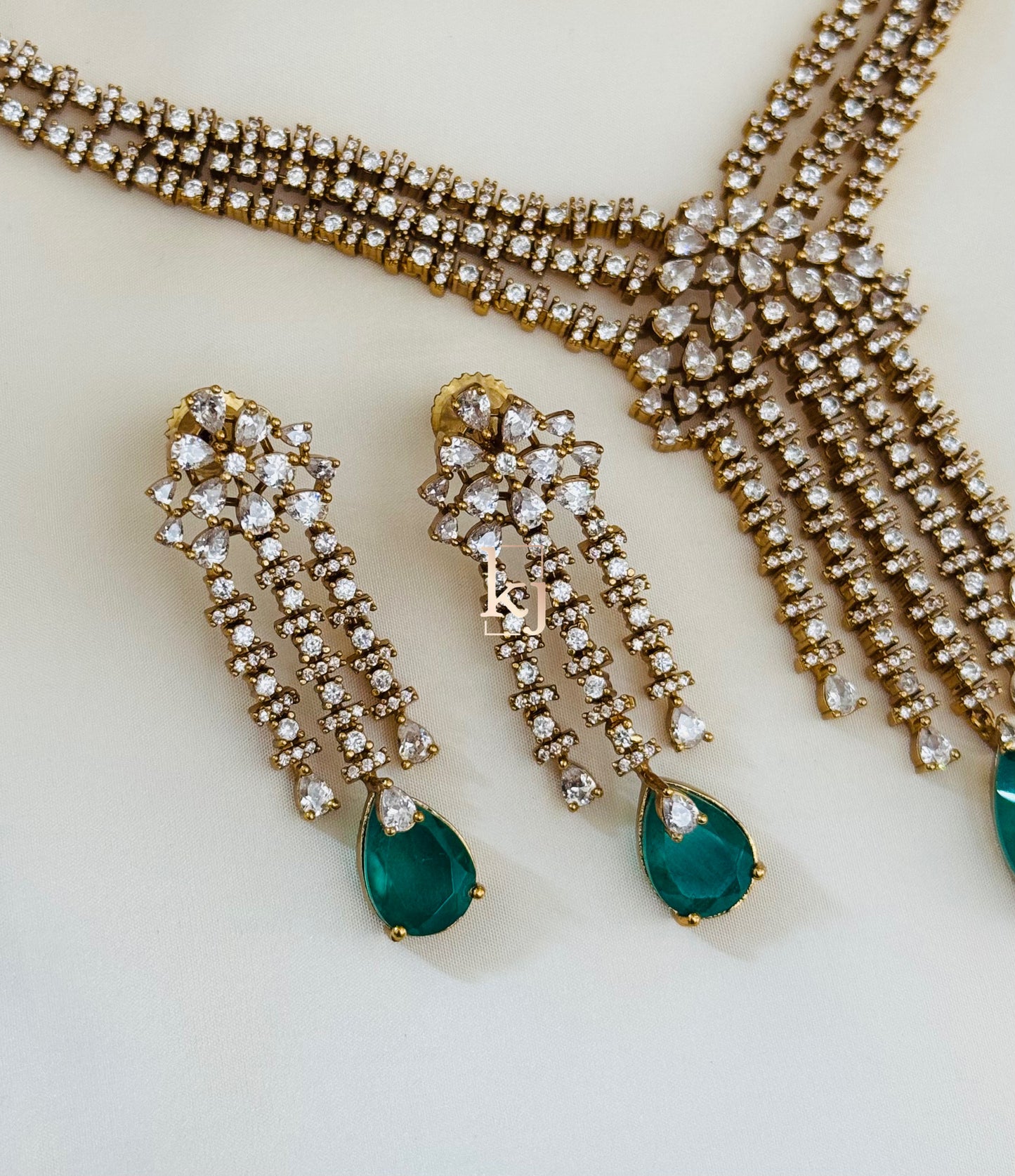 Yina necklace set
