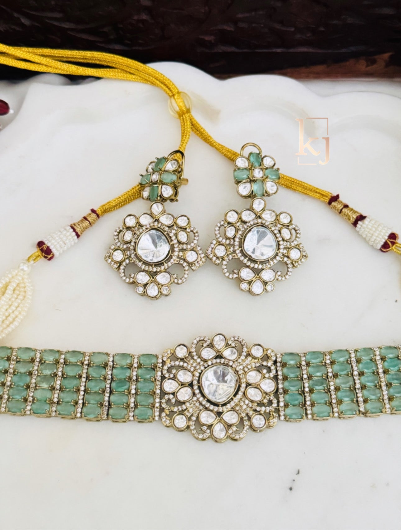 Vivia Choker set