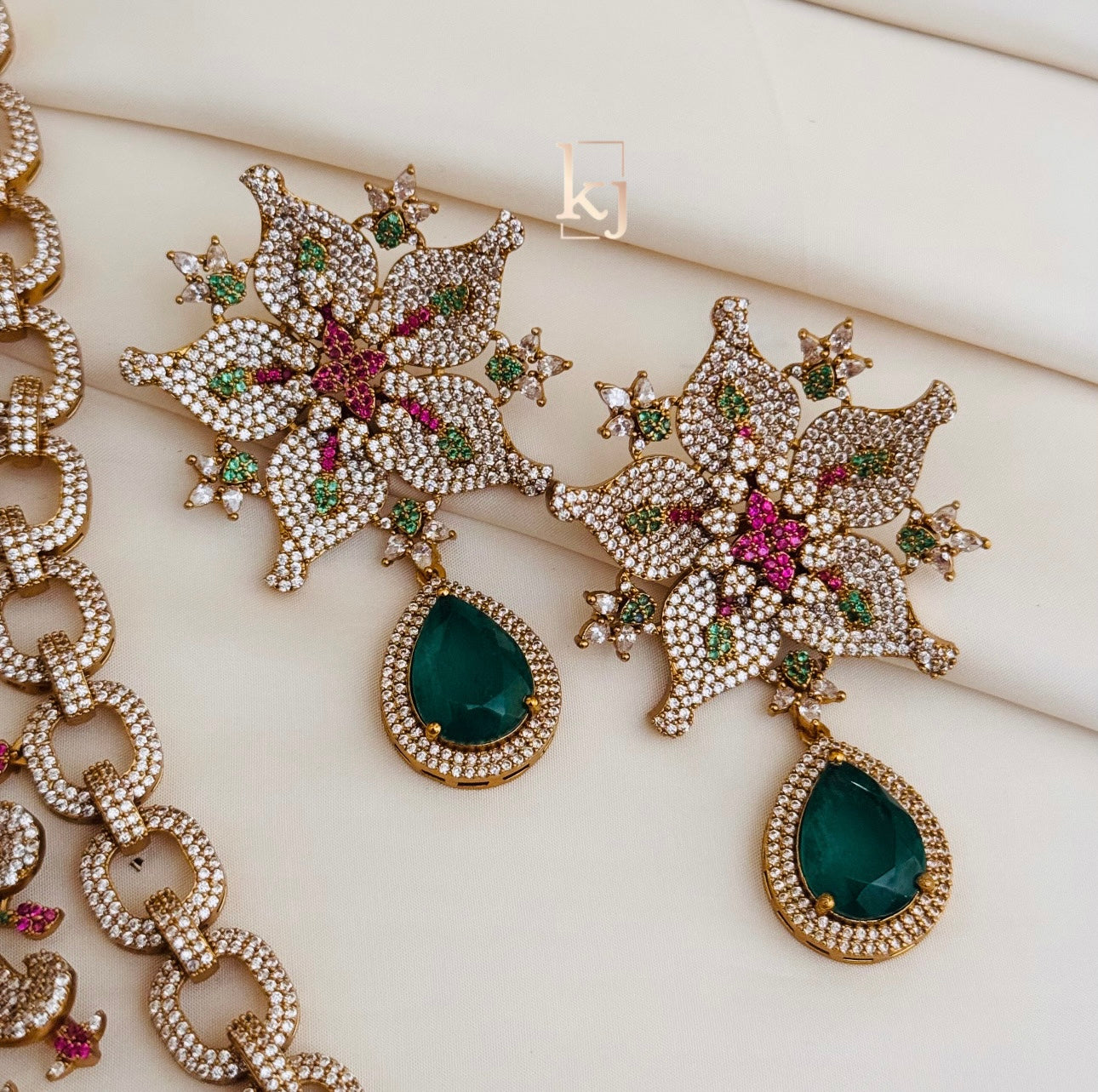 Rezana necklace set