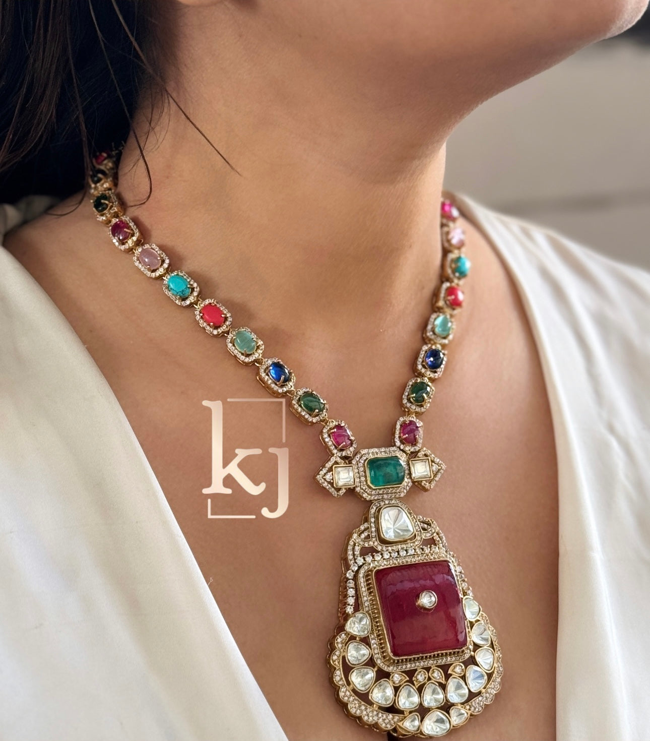Leslie pendent set