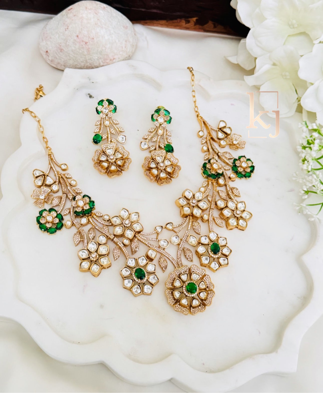 Miyo Necklace set