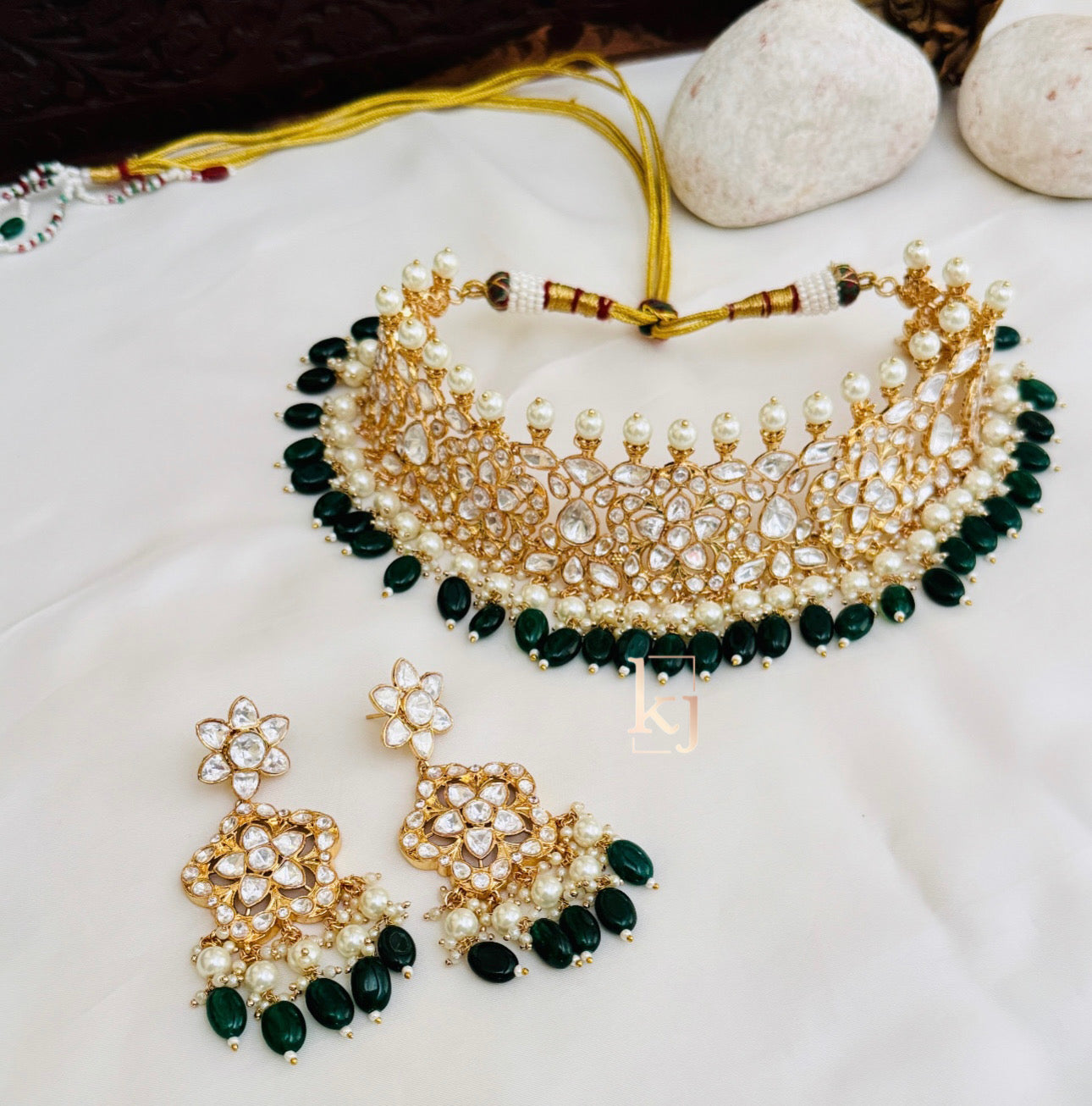 Viola choker set