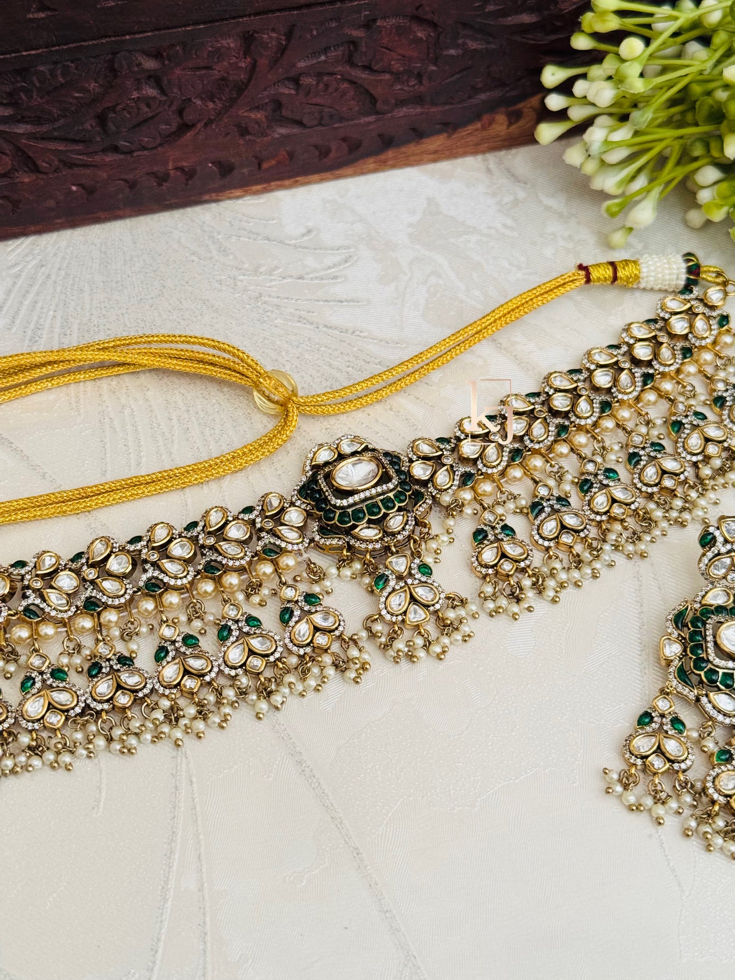 Mea choker set