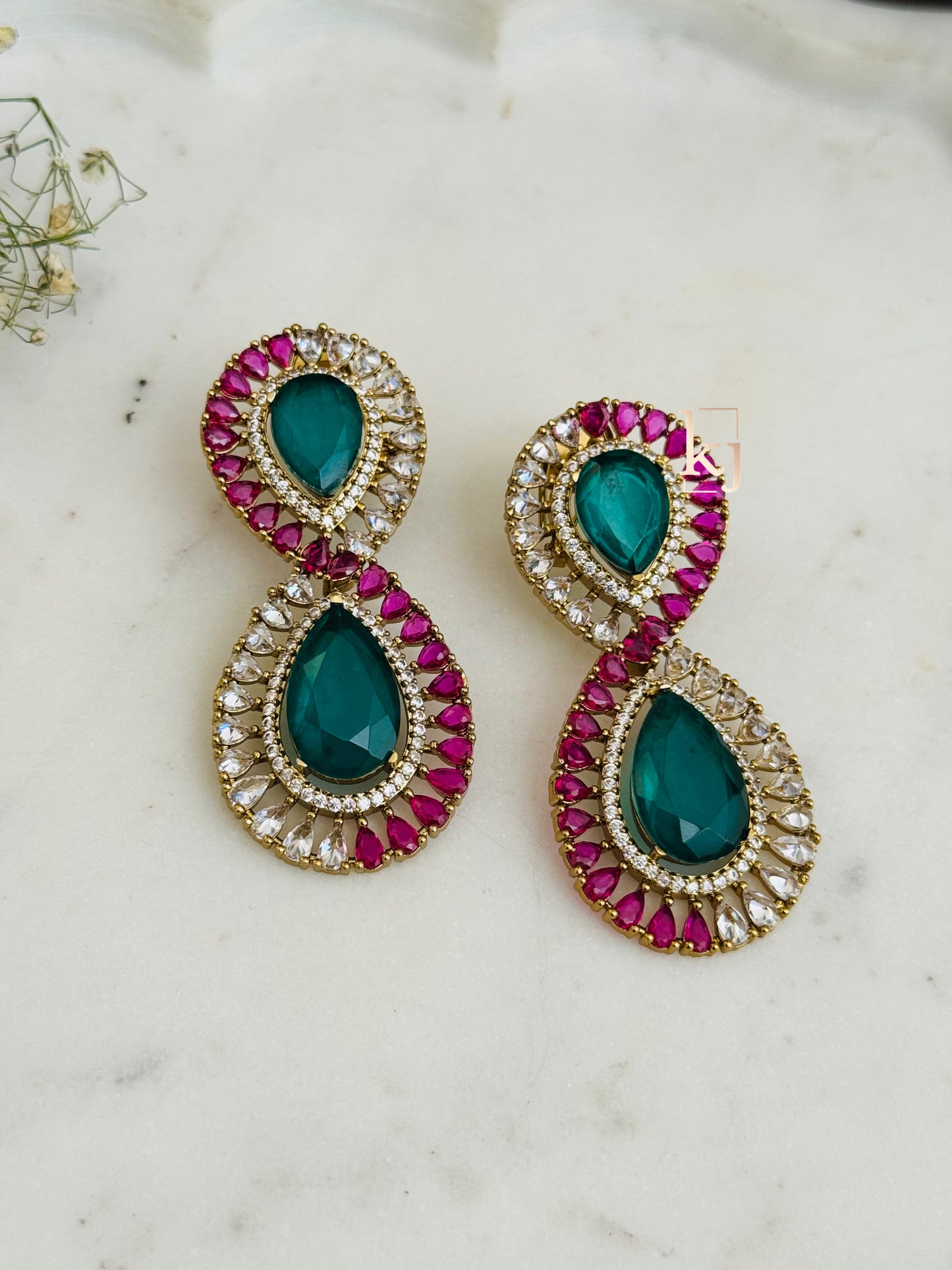 Aide earrings set