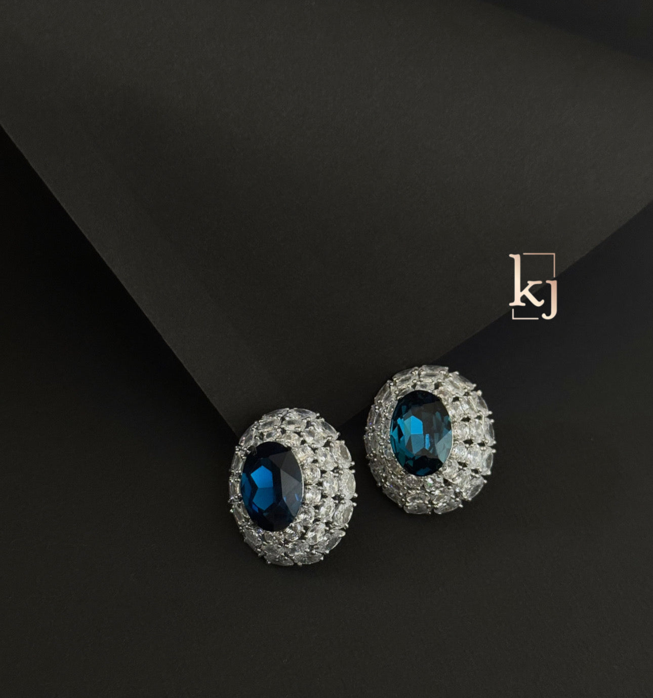 Eira Earrings set