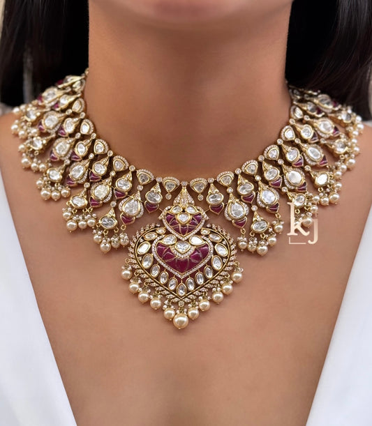 Reign necklace set