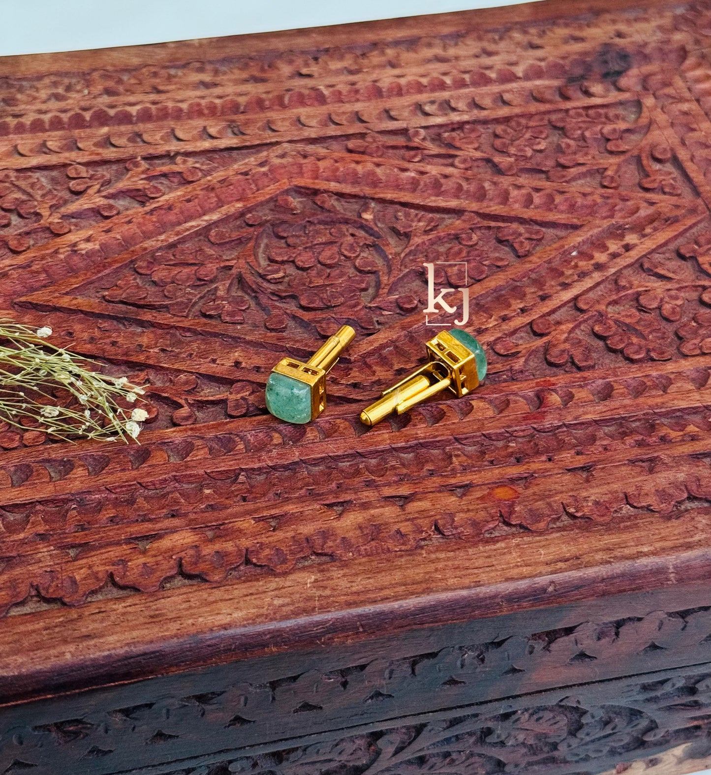 Avinya cufflinks set