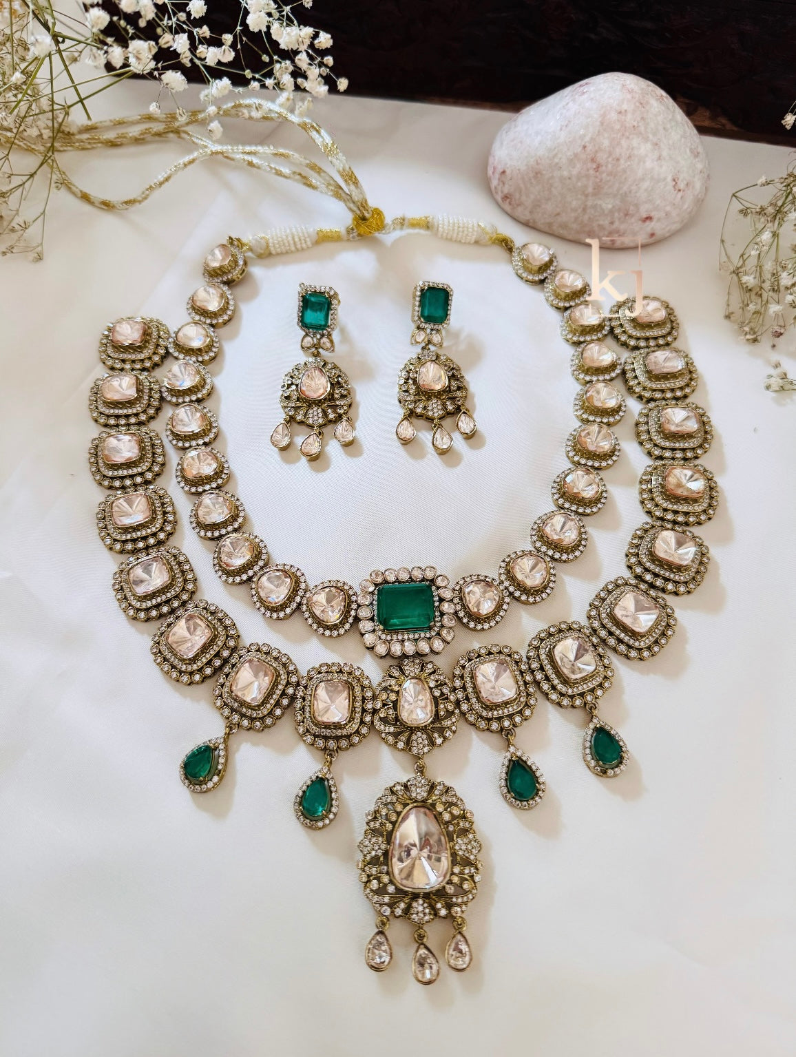 Mizi Necklace set