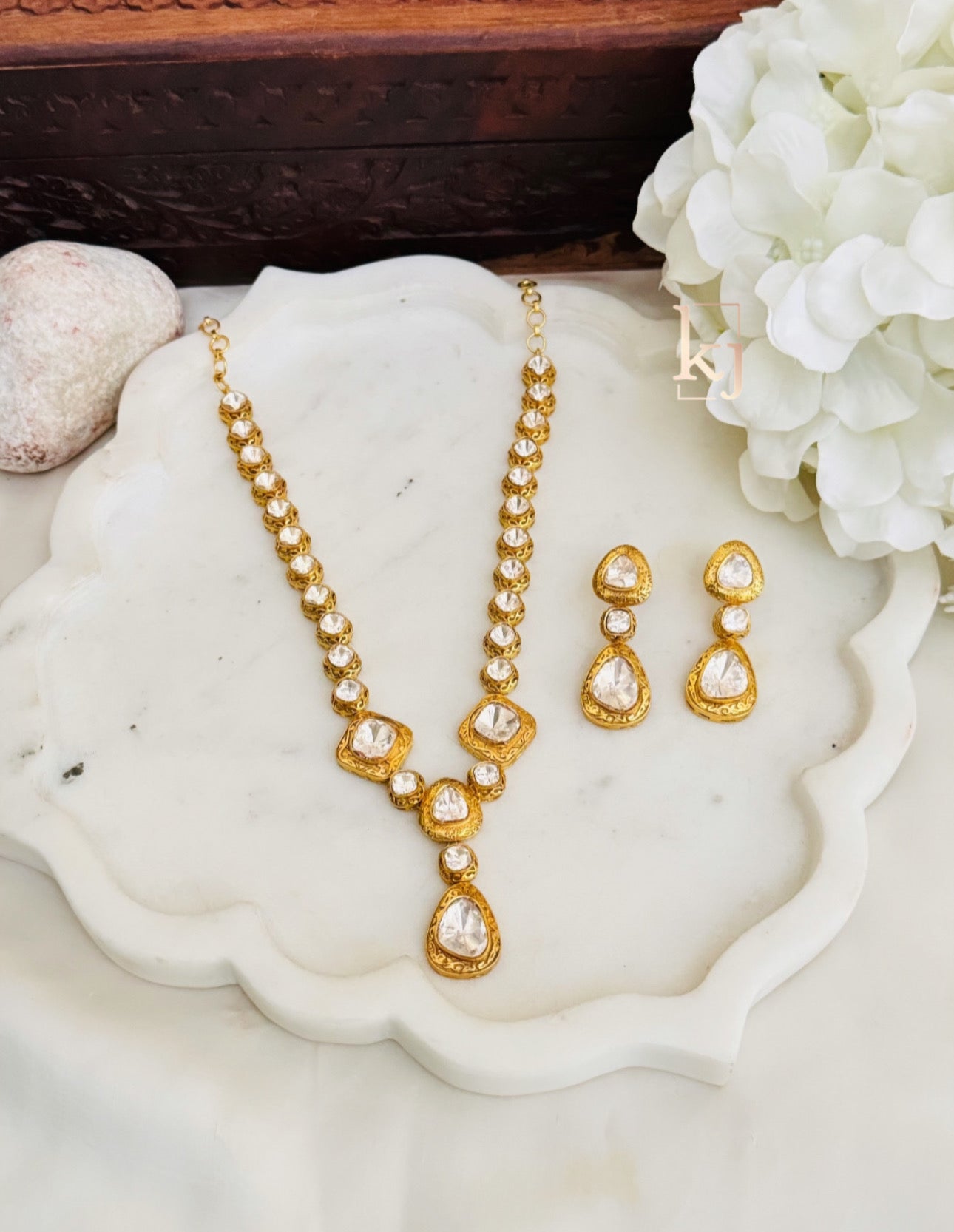 Elara necklace set
