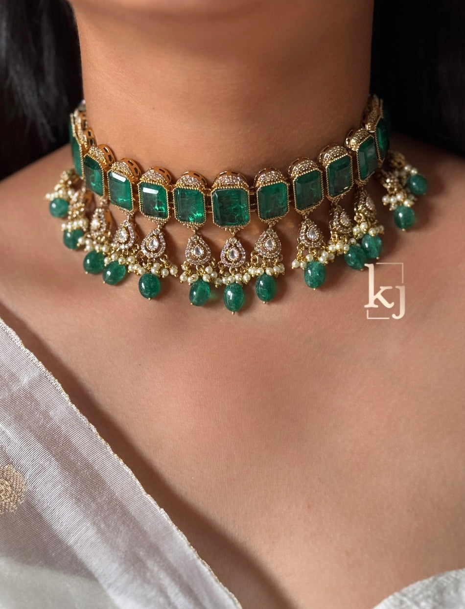 Elowyn choker set