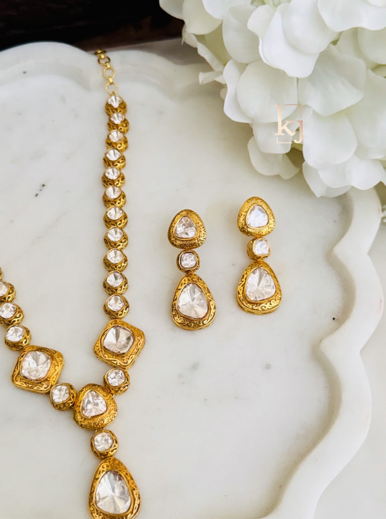 Elara necklace set