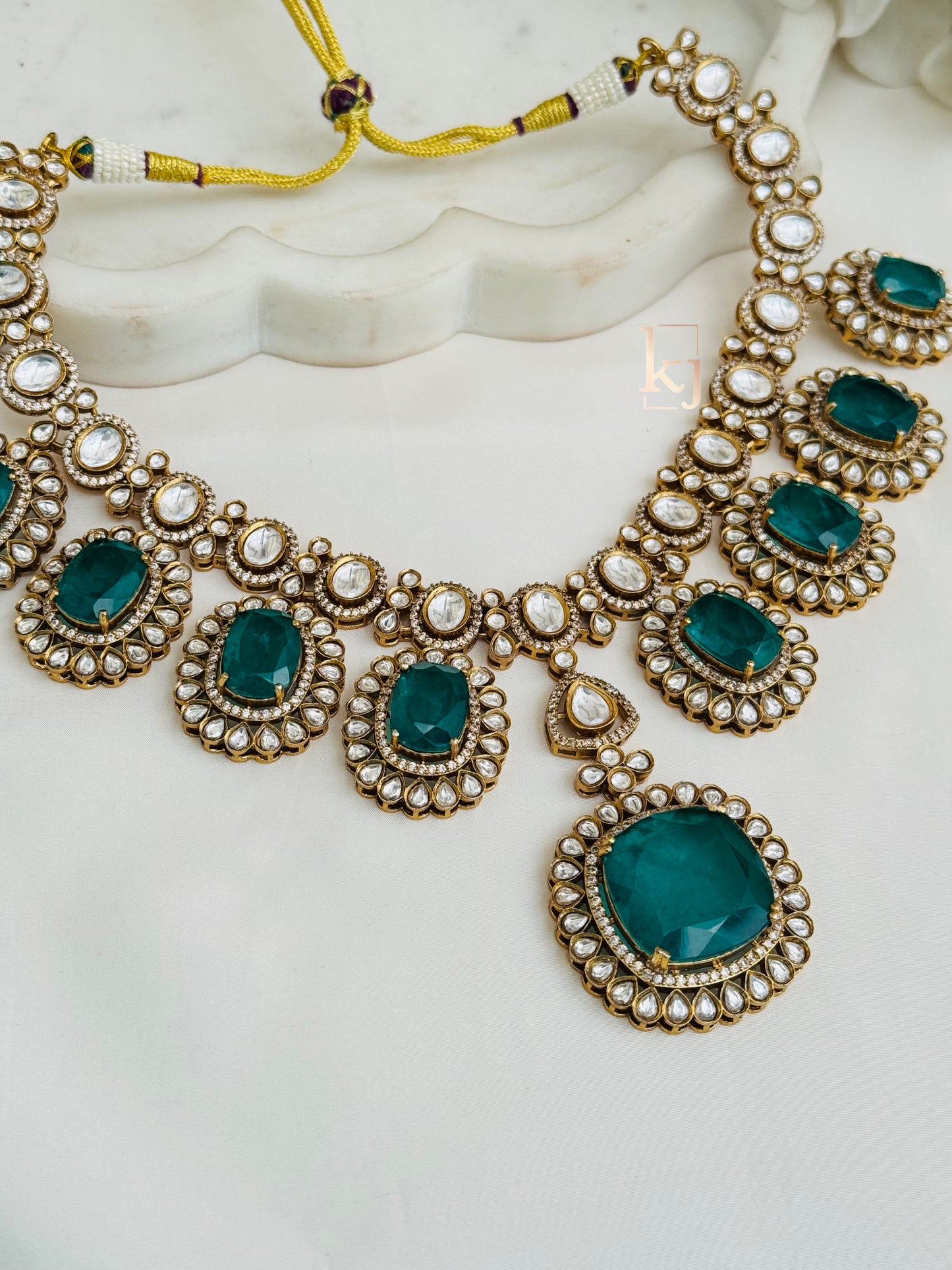Eryn necklace set