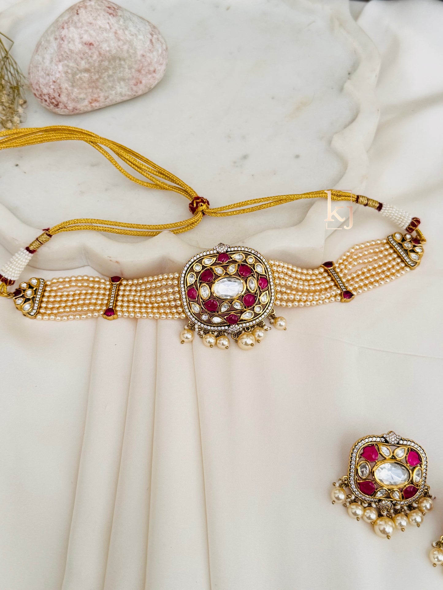 Jaki choker set