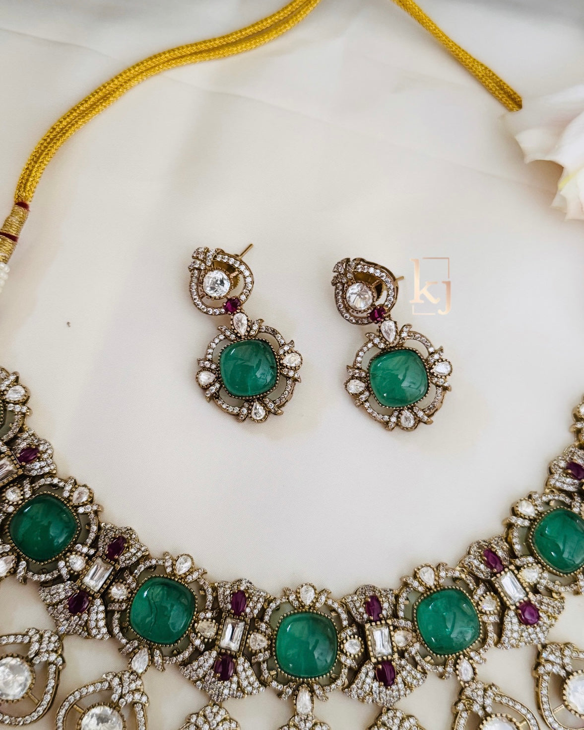 Isla Necklace set
