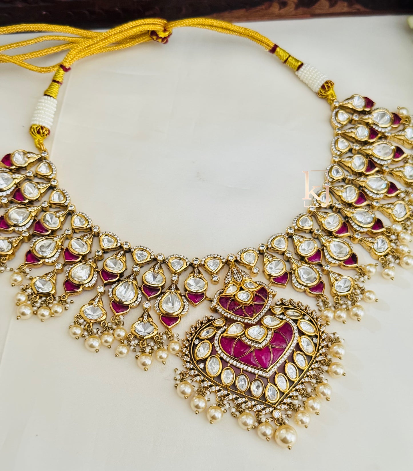 Reign necklace set
