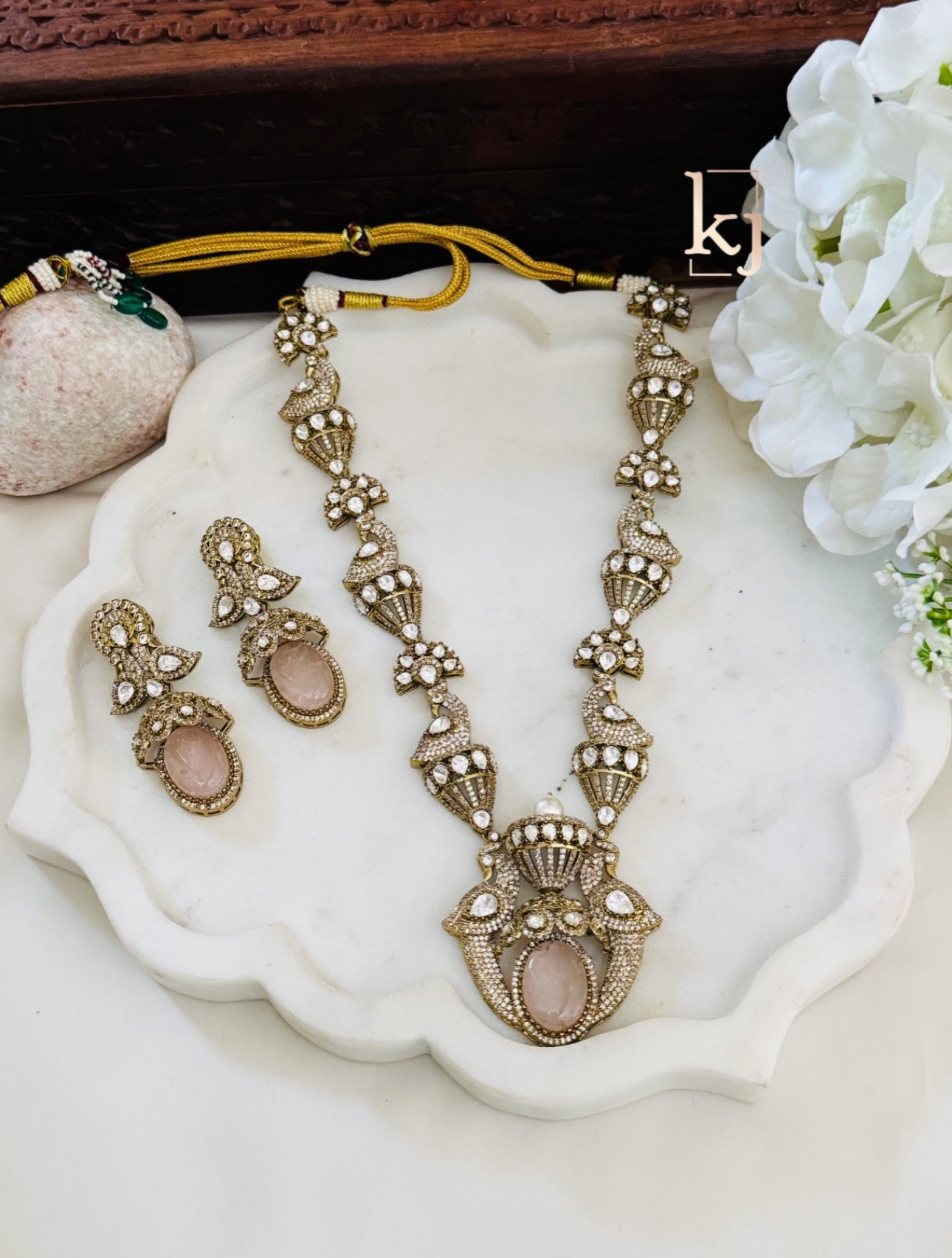 Nicolette necklace set