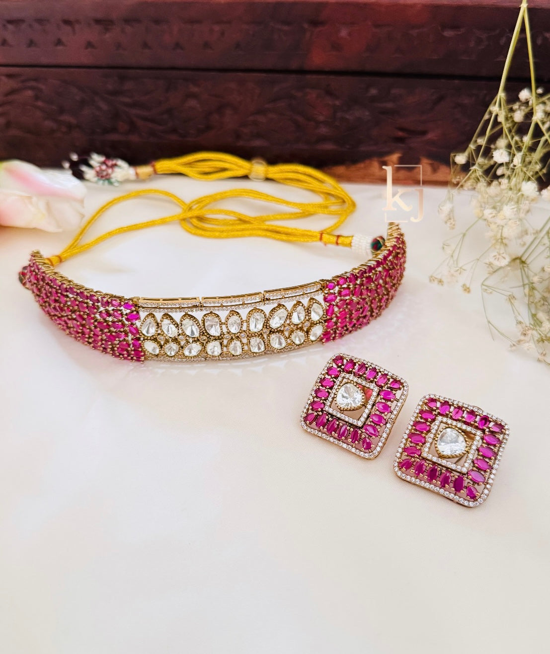Mirri choker set