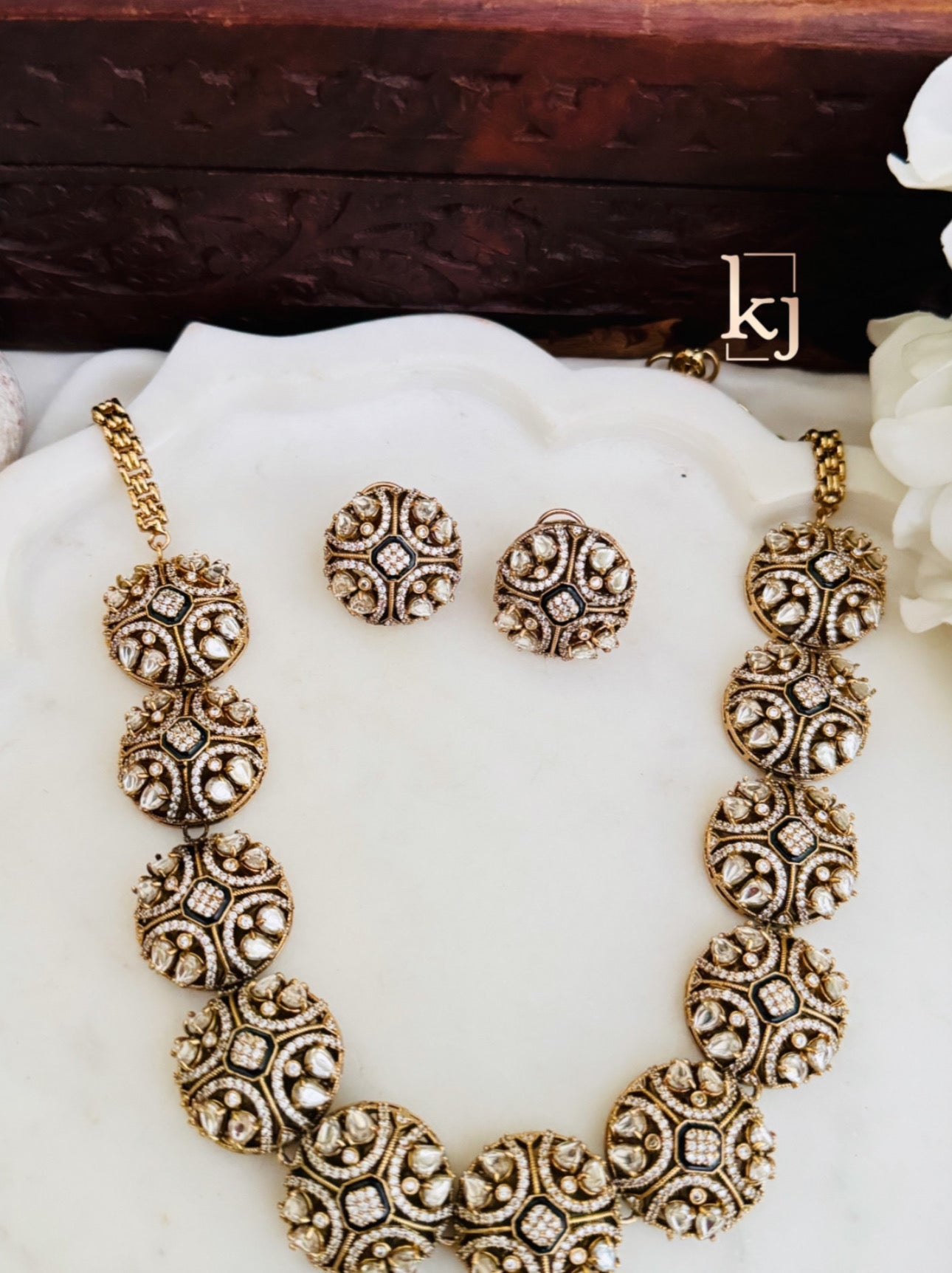Twila necklace set