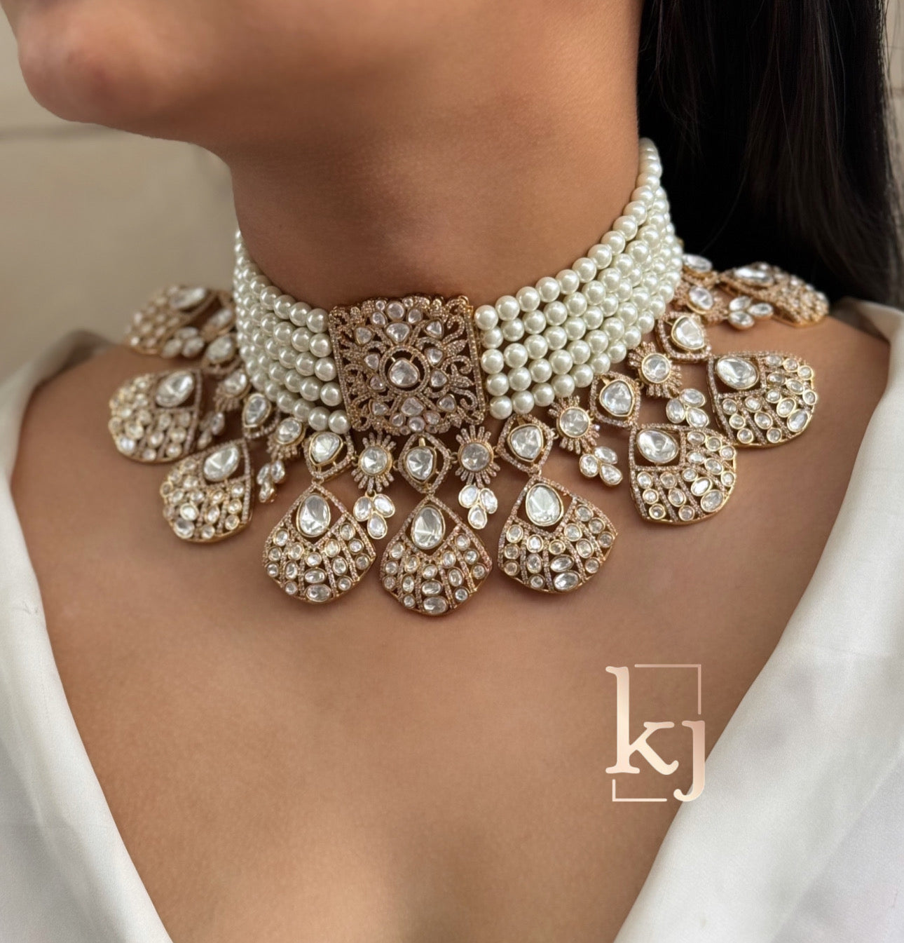 Arlo choker set