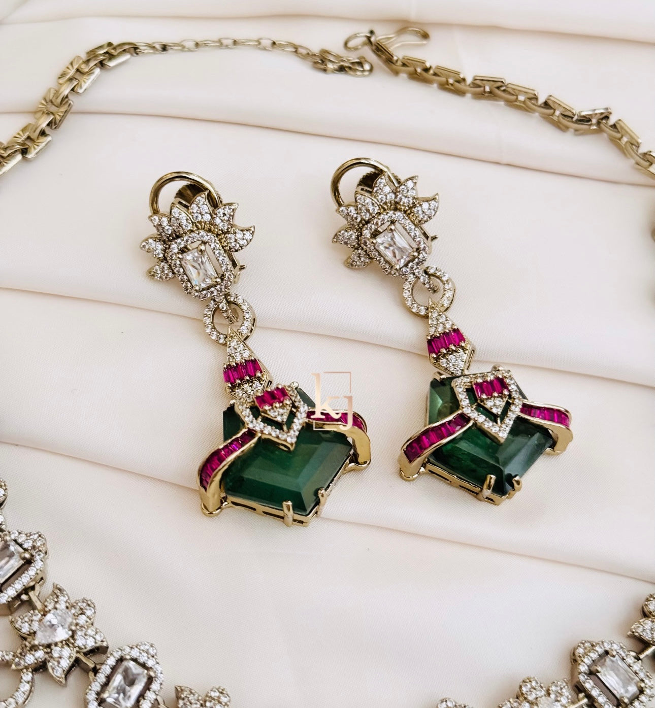 Sivara necklace set