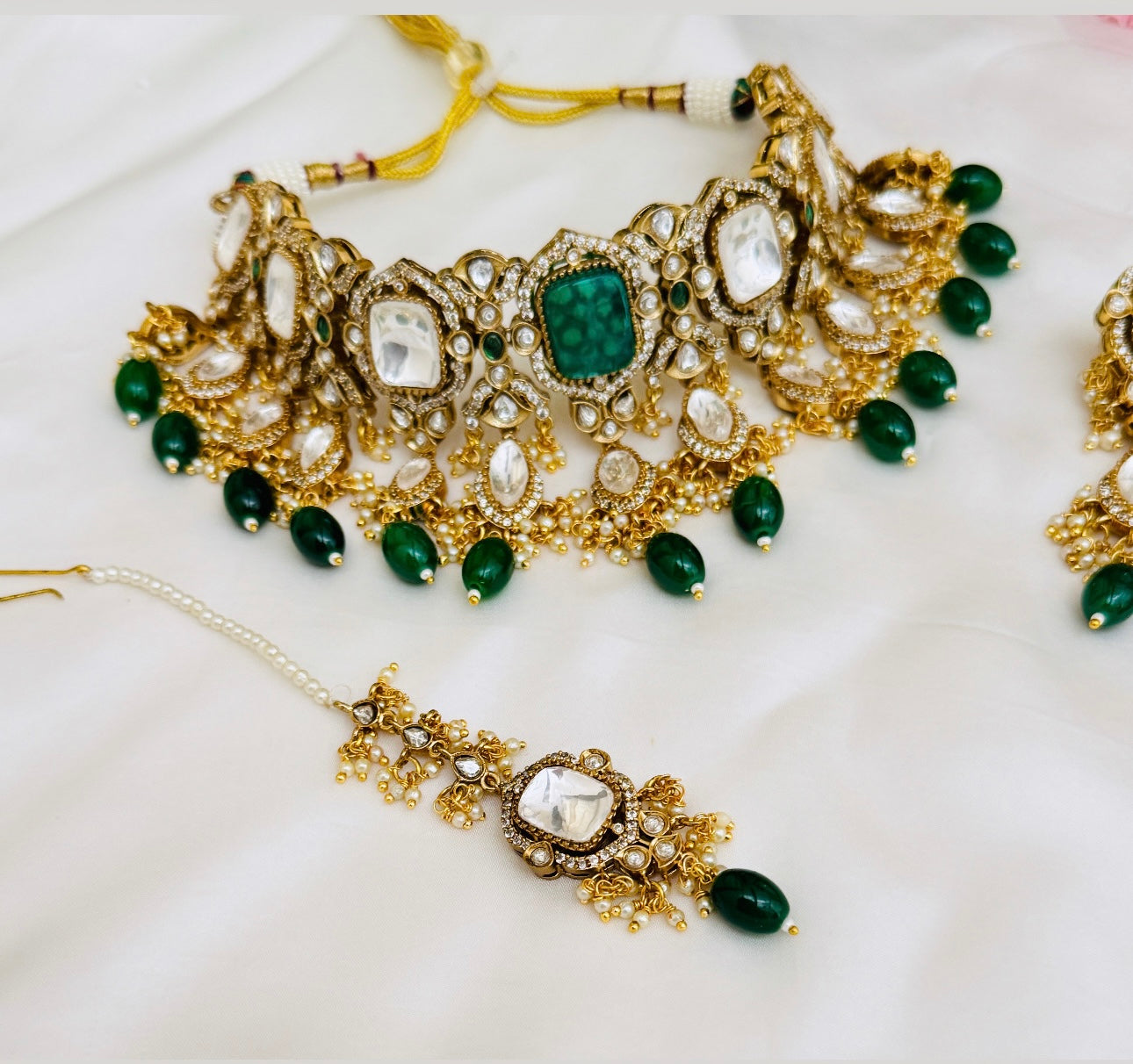 Sarahi choker set