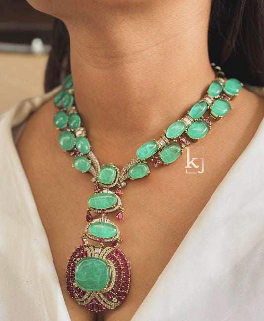 Zinnia pendant set