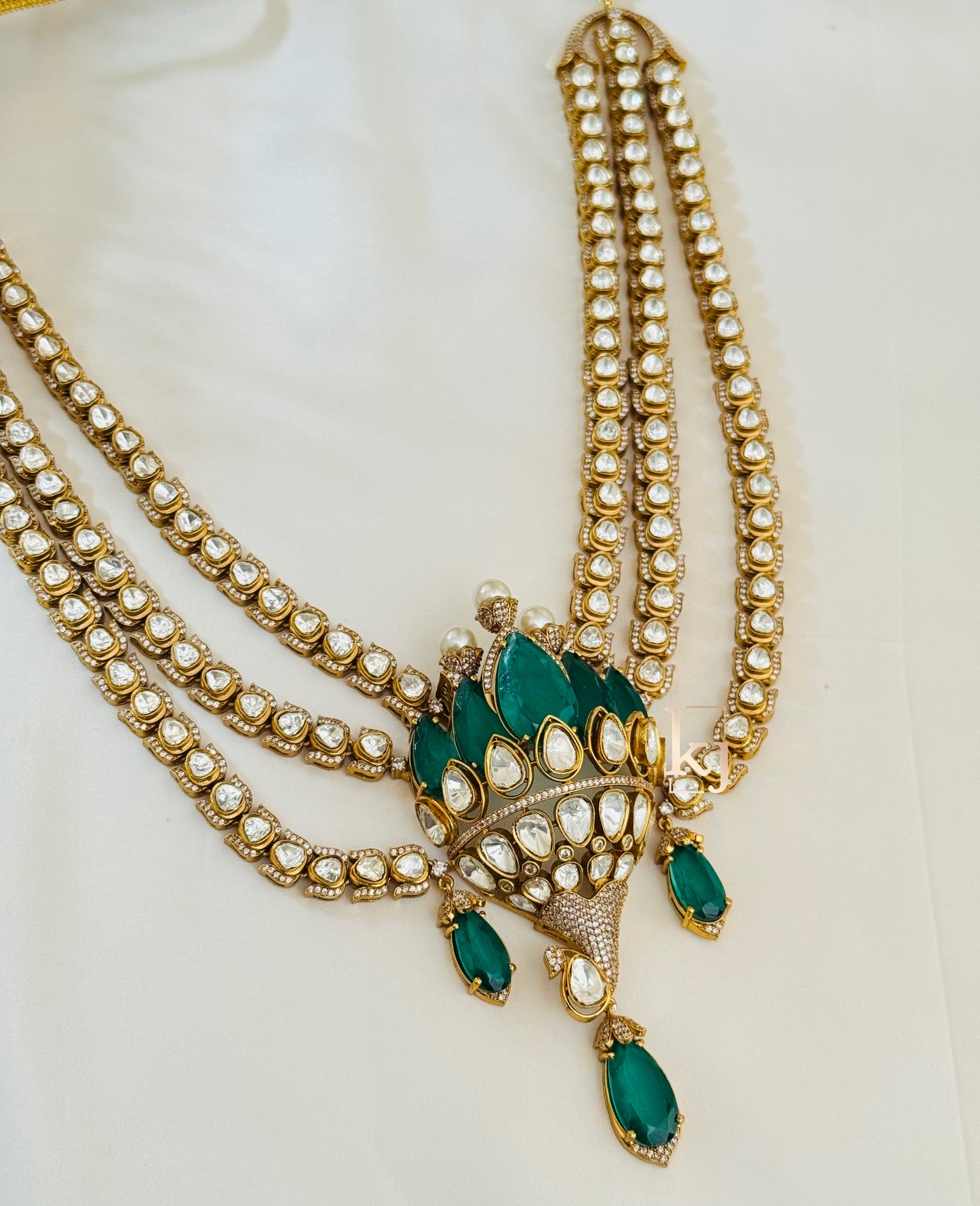 Merit necklace set