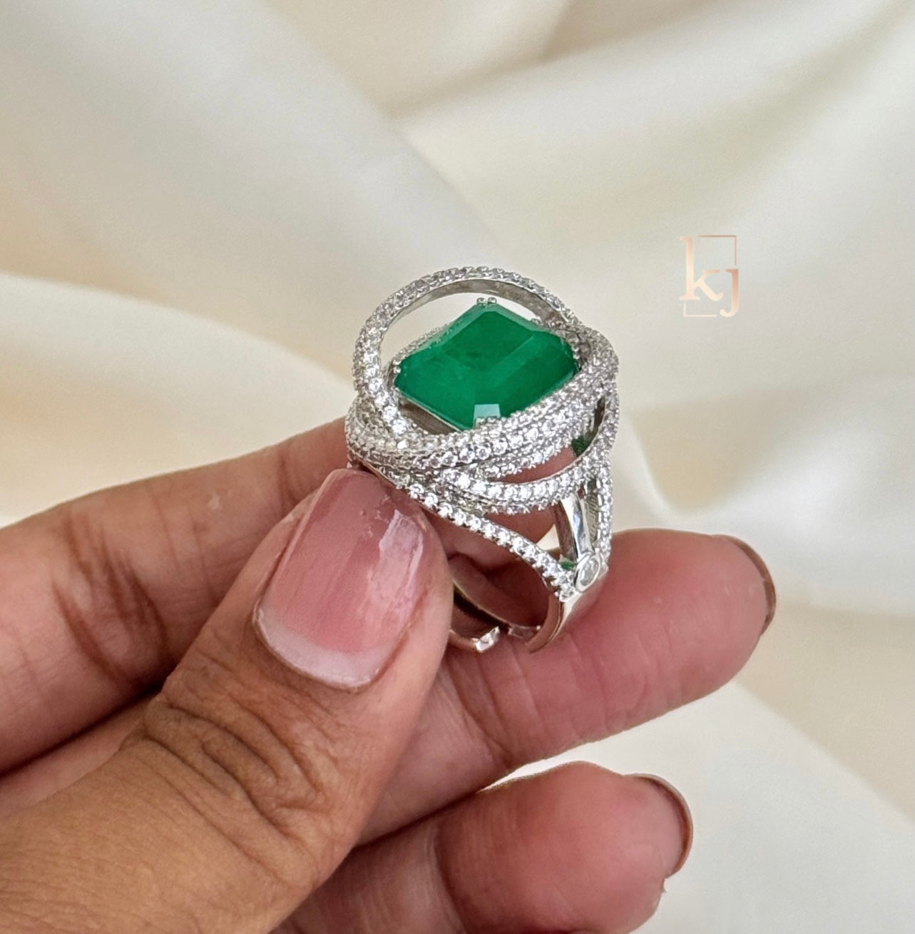 Ariella ring