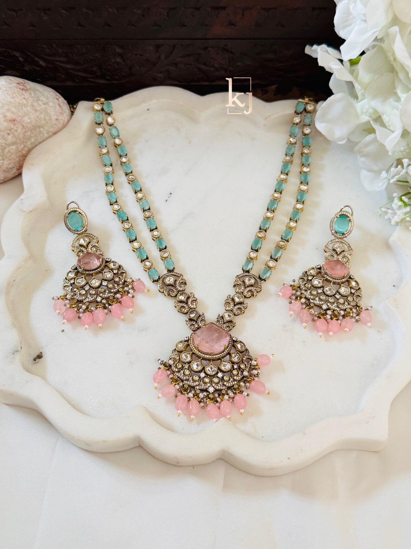 Cavan necklace set