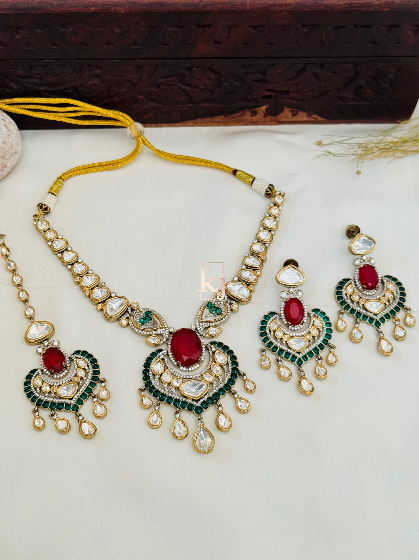 Lozel necklace set