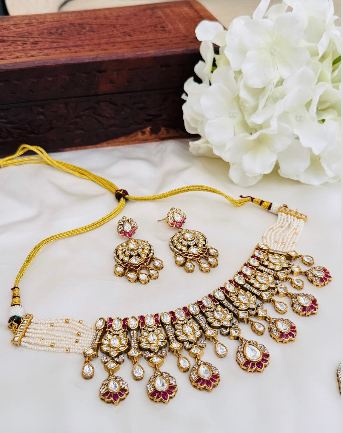 Raven Choker set