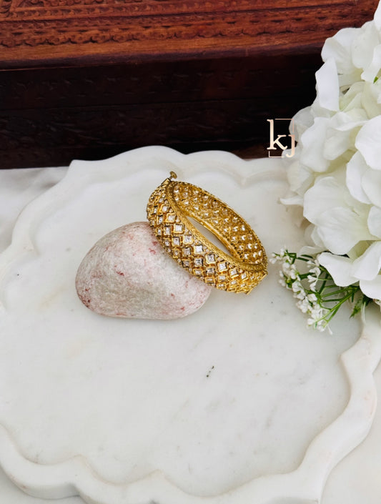 Ashen Bangle single kada