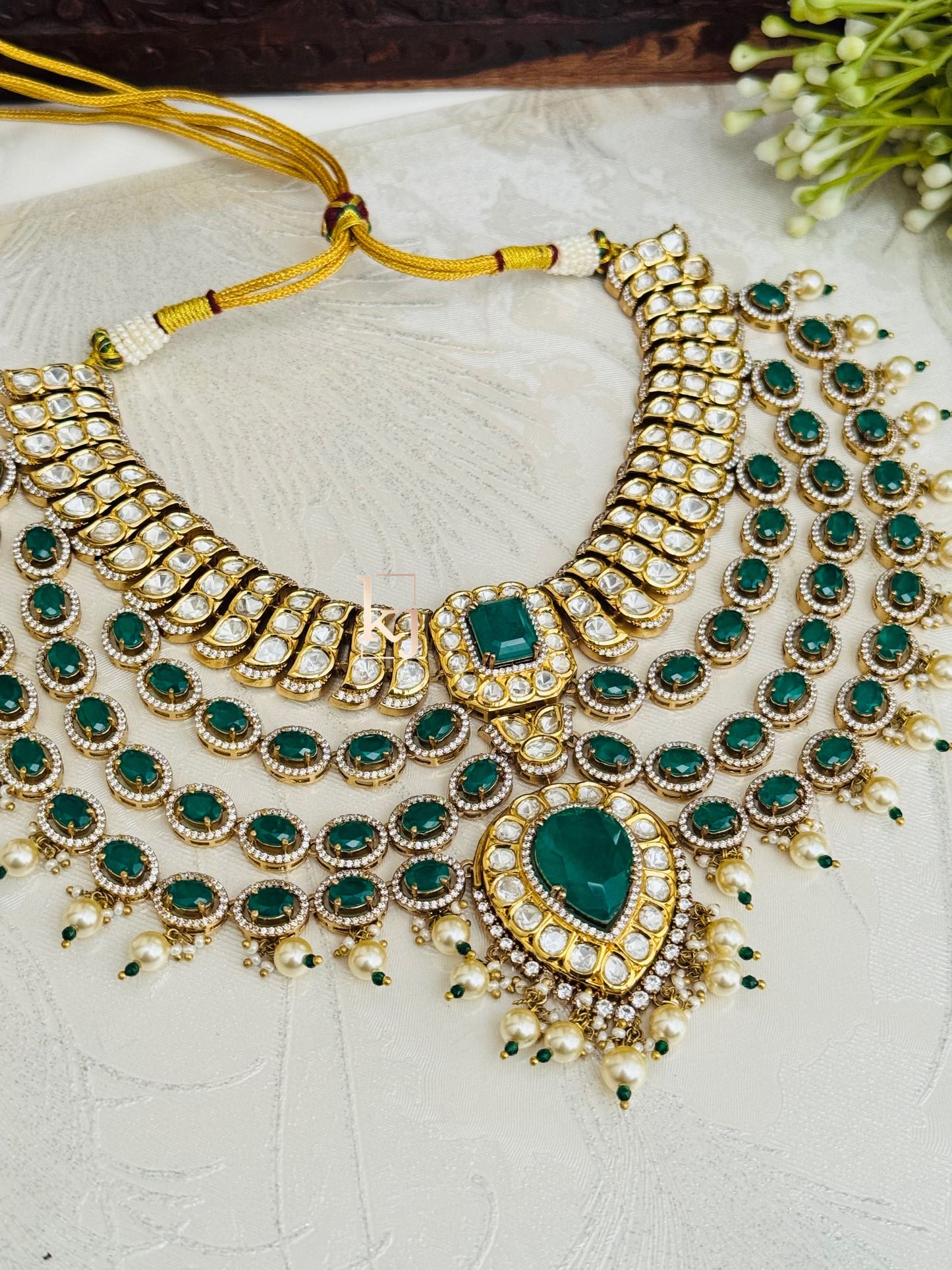 Obelia necklace set