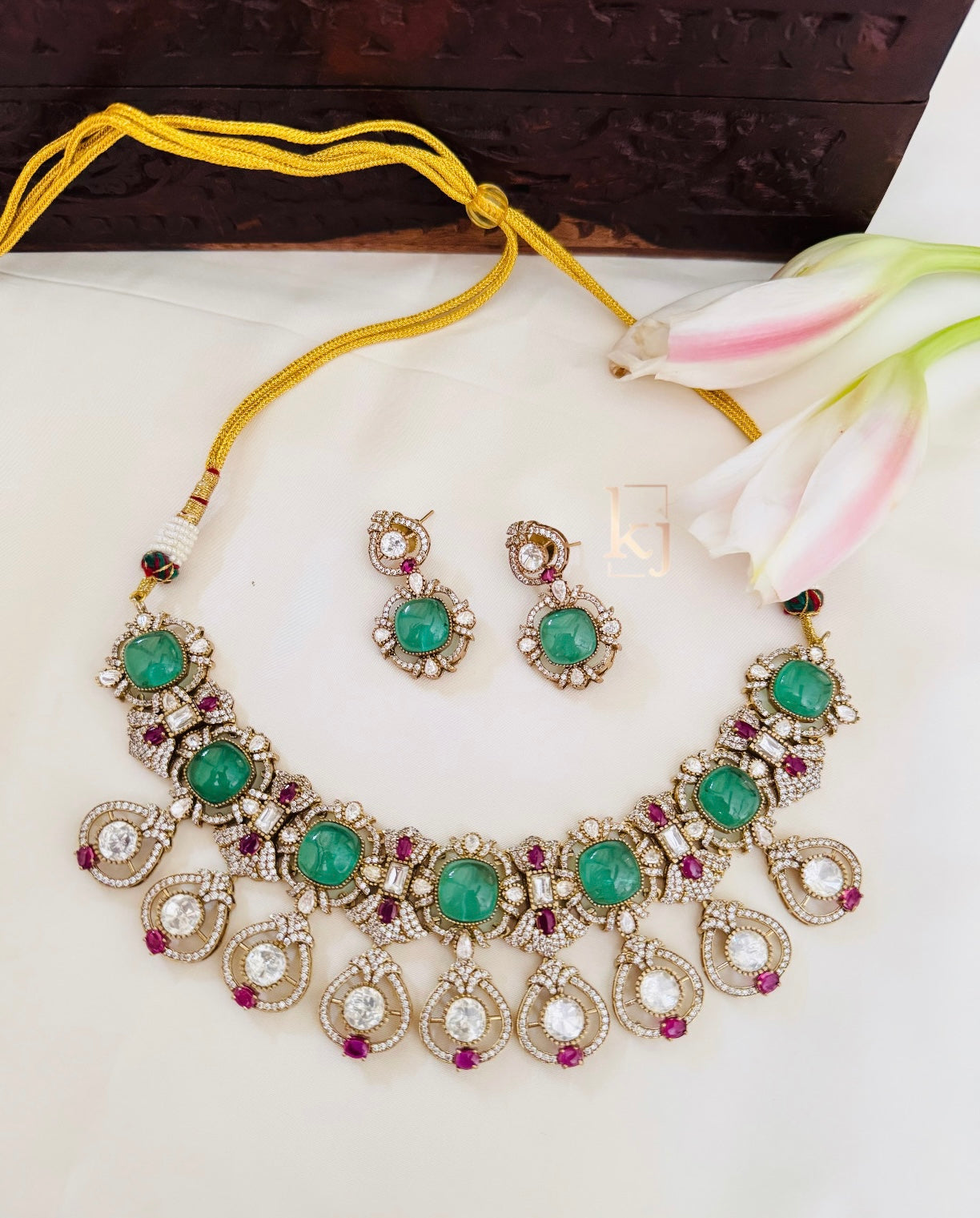 Isla Necklace set