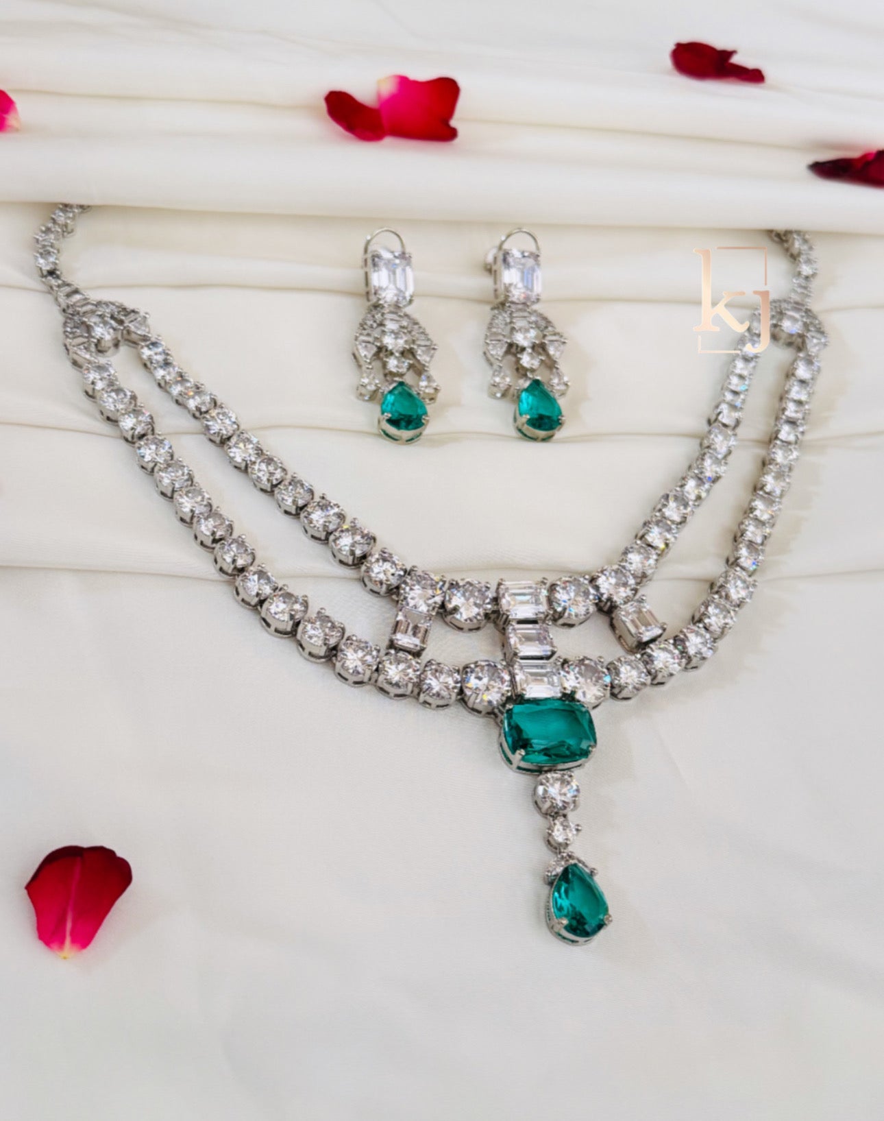 Flossie Necklace set