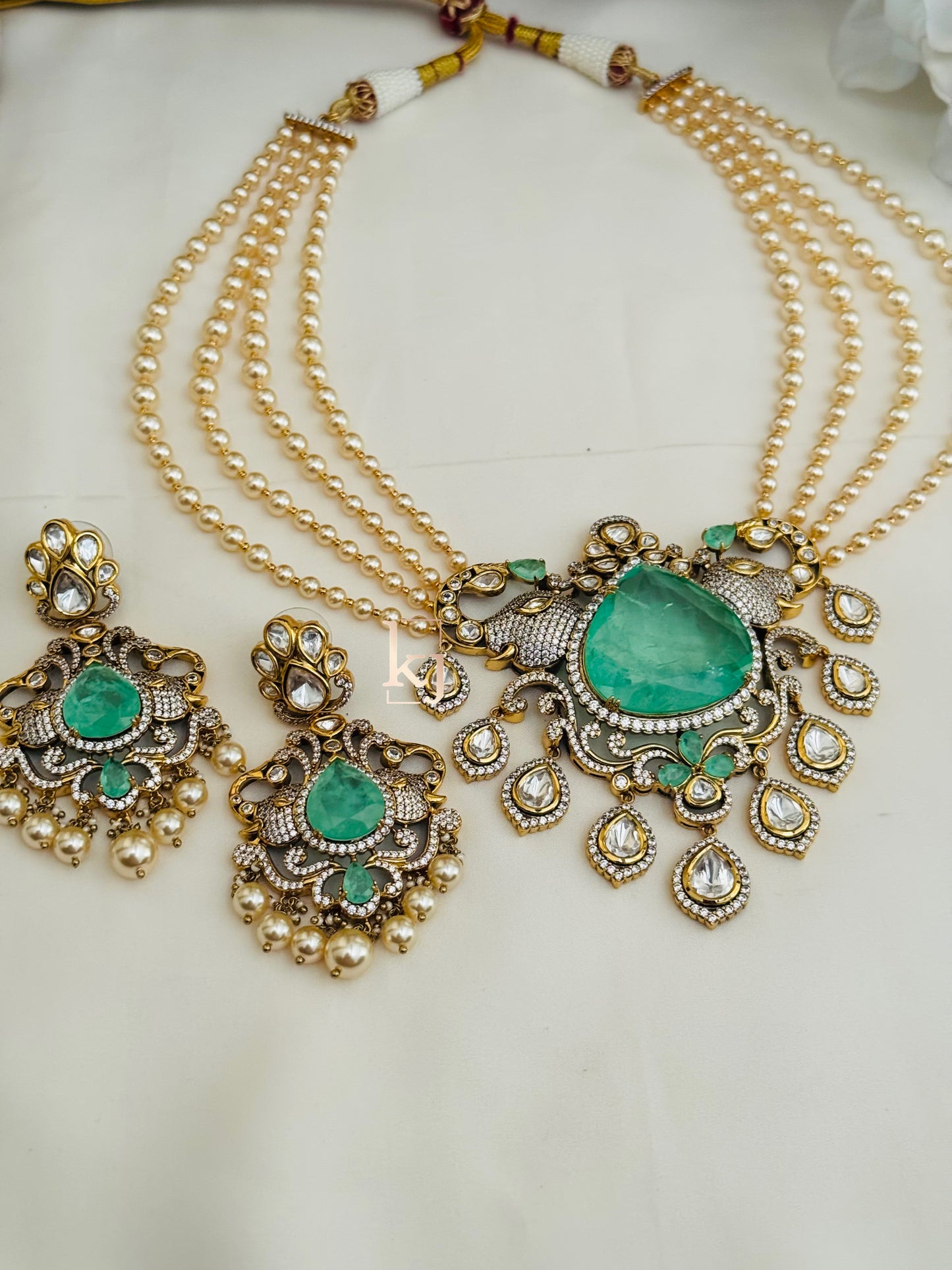 Mary necklace set