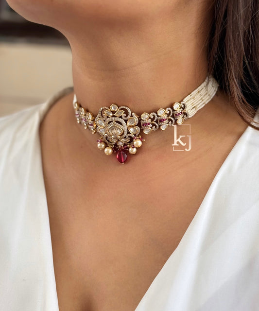 Kiaa choker set
