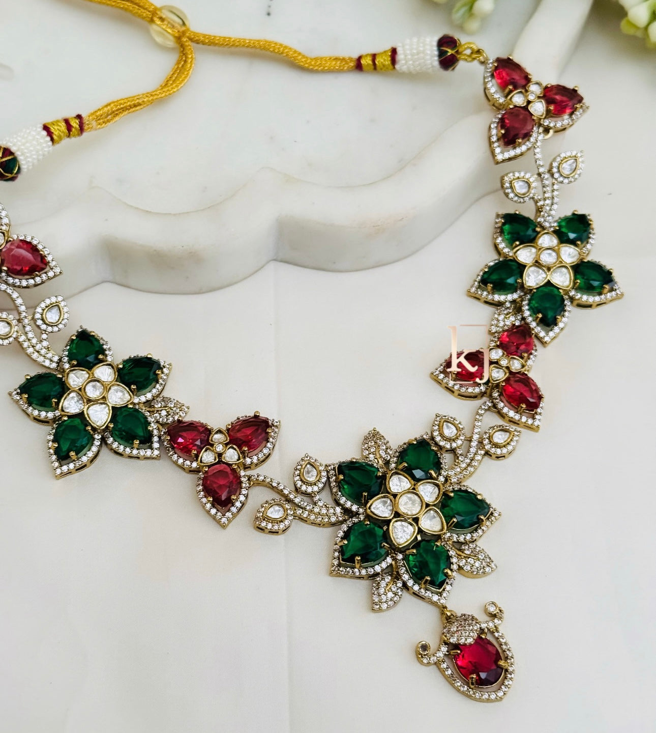 Flora necklace set