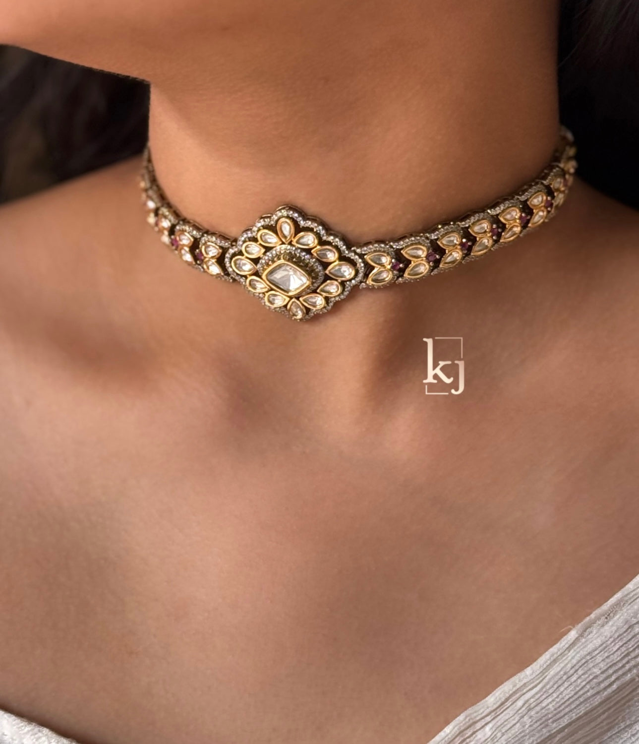Noor Choker-Golden