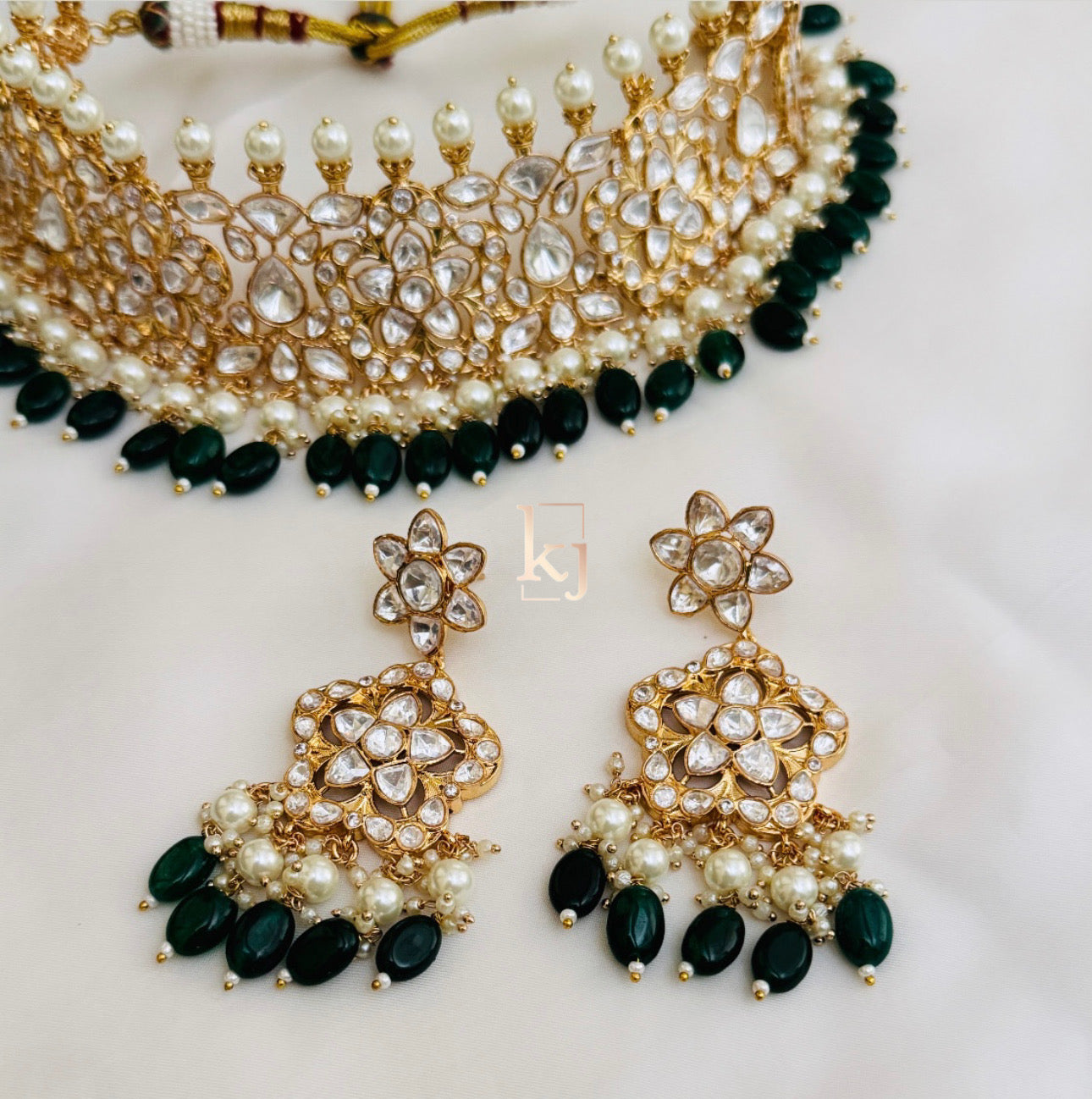 Viola choker set