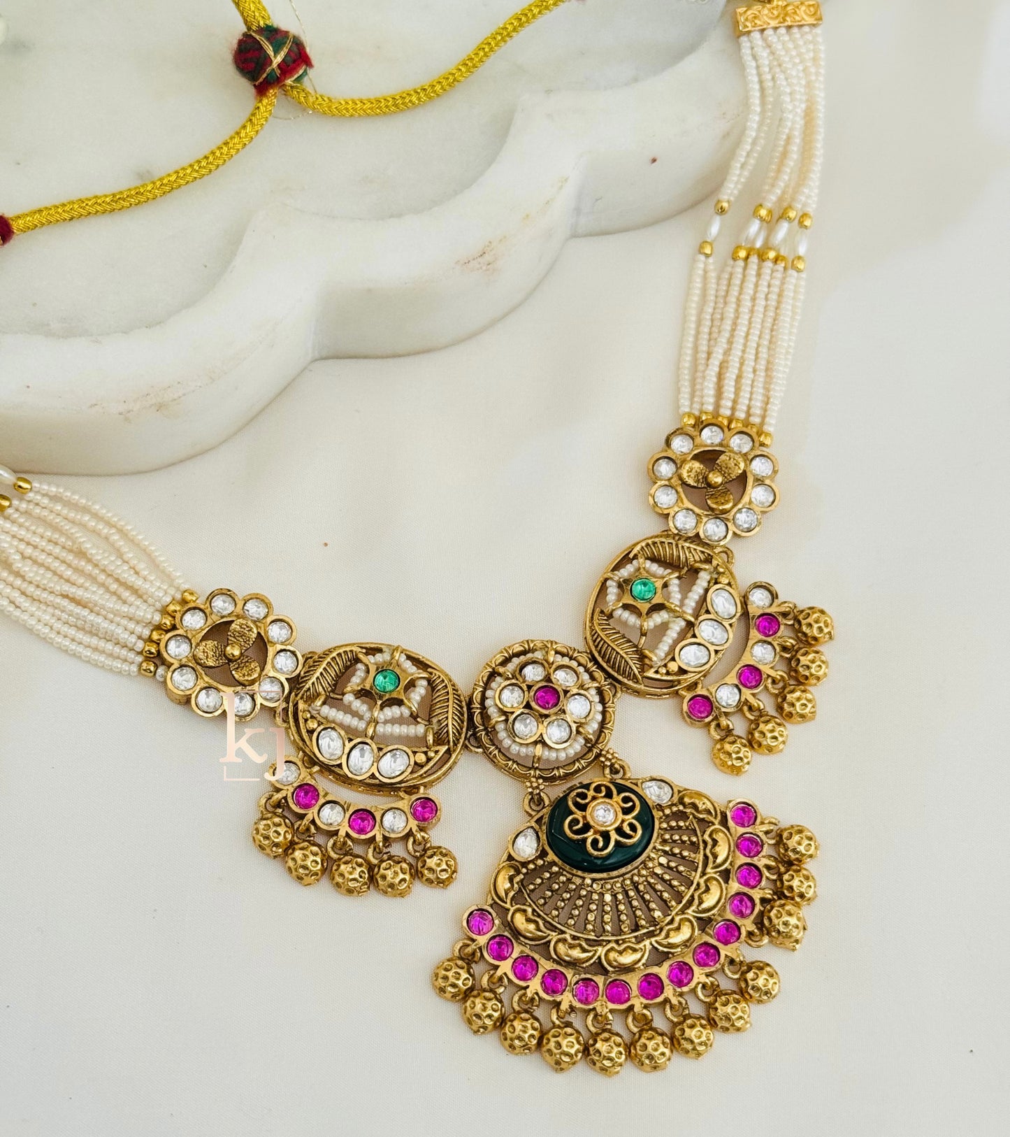 Rouni necklace set