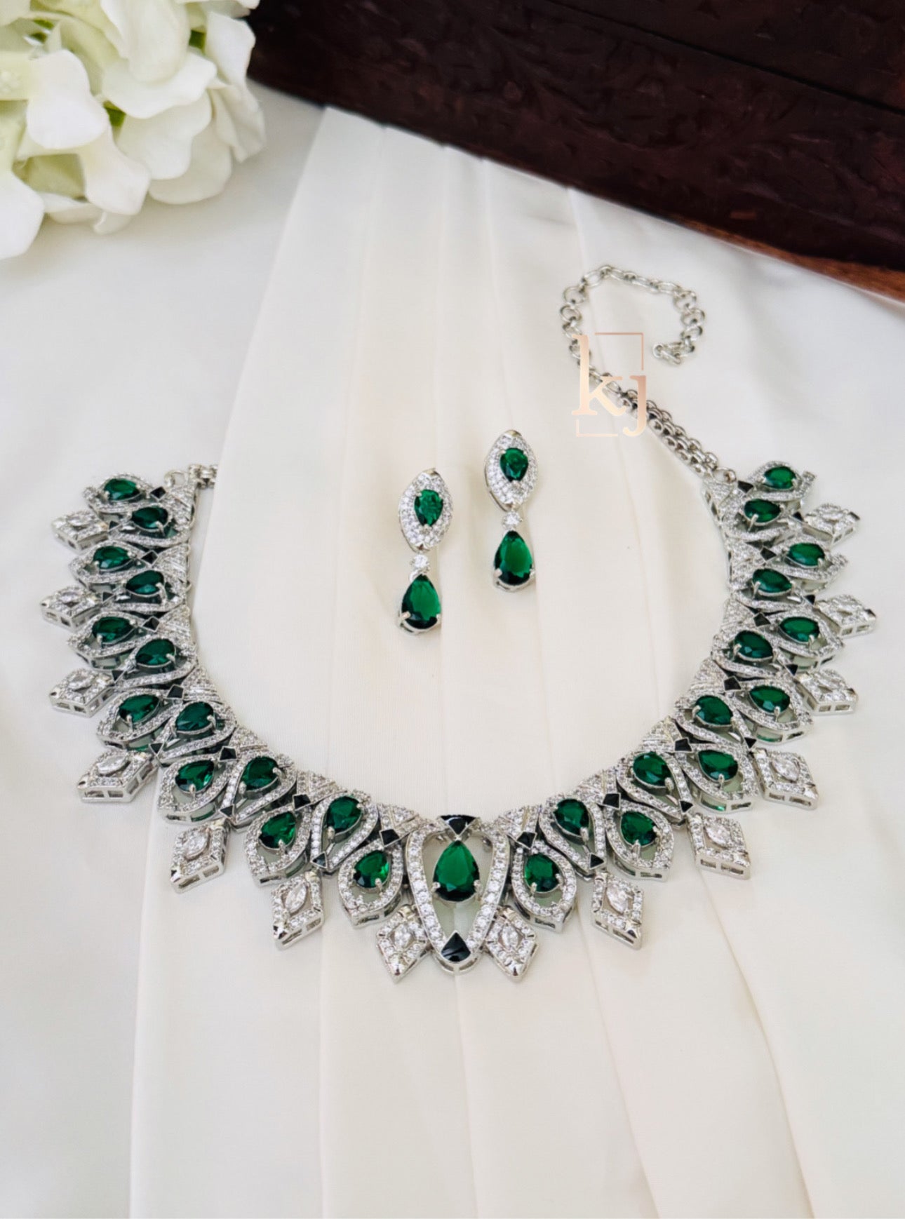 Zorya necklace set
