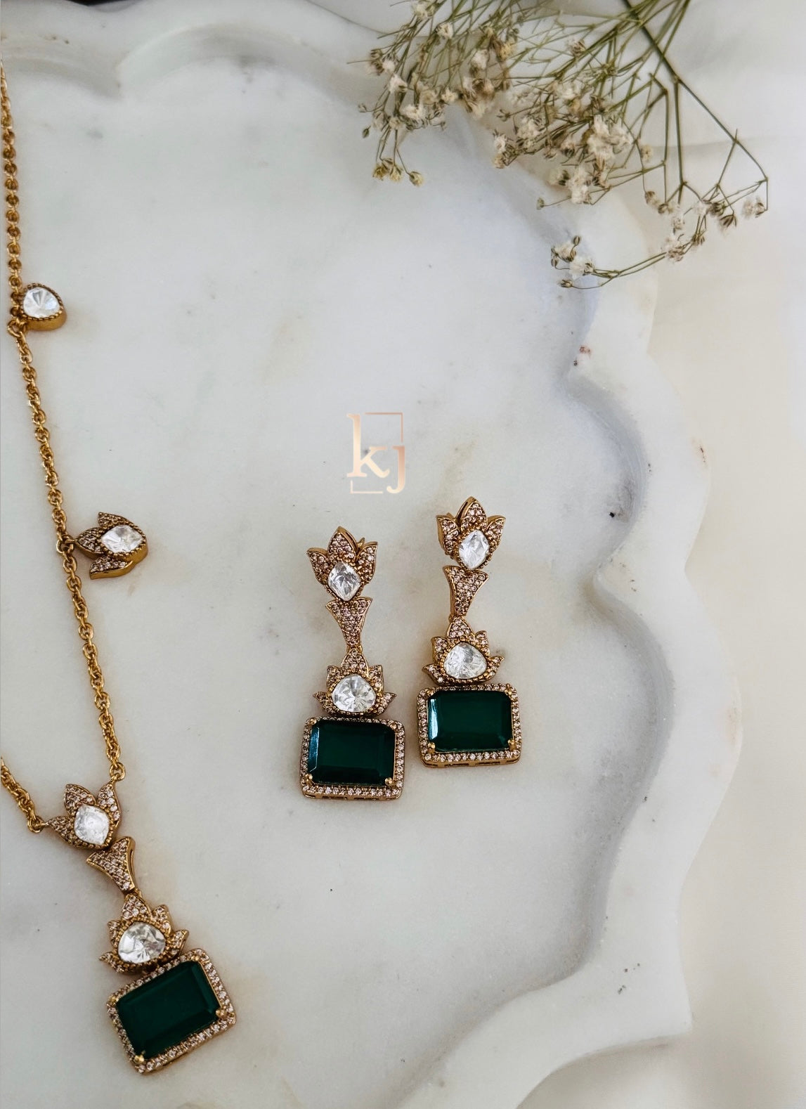 Emery elegant set