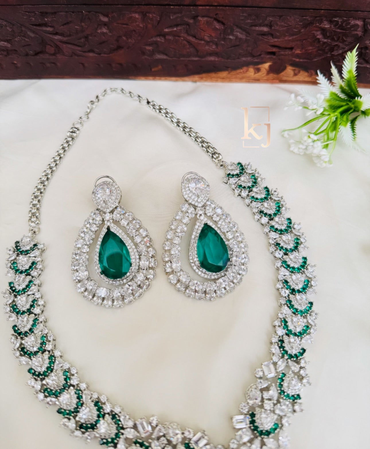 Ester necklace set