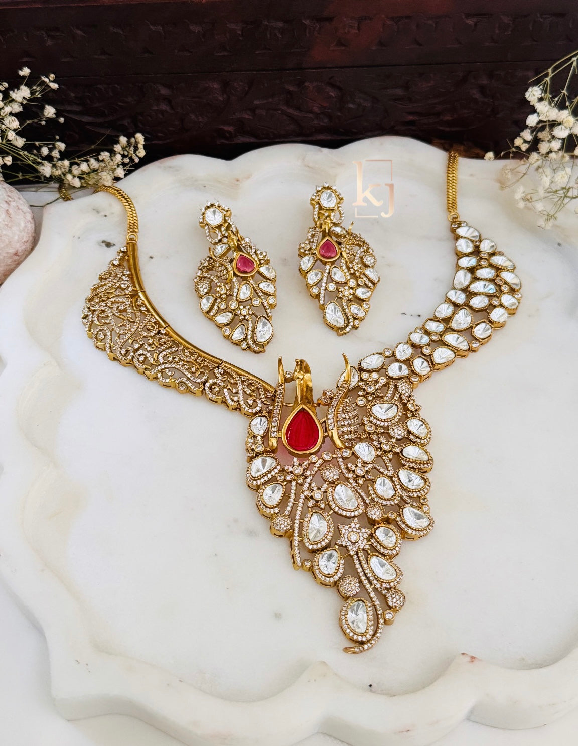 Saige necklace set