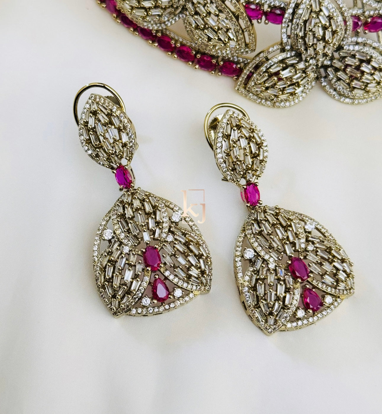 Serin choker set